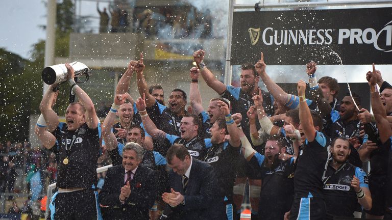 Warriors' Al Kellock lifts the PRO12 trophy after beating Munster in 2015