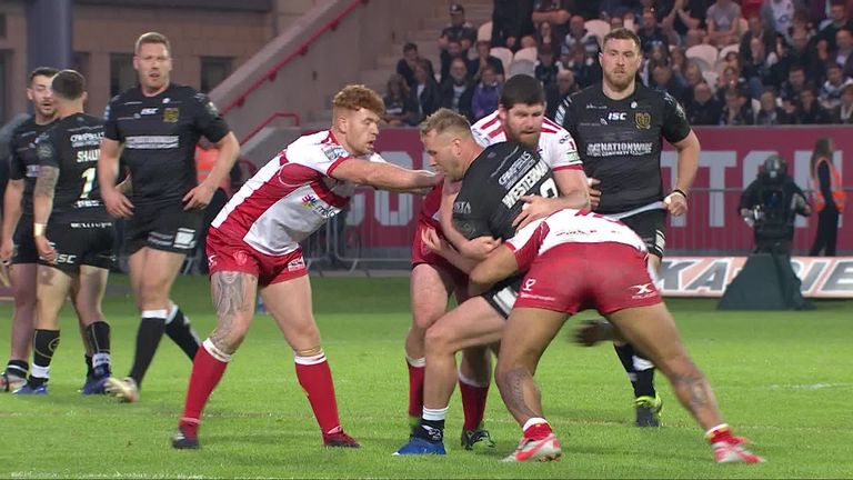 Joe Westerman appeared to knock his knee back into place for Hull FC