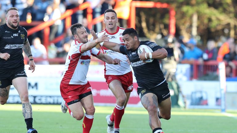 Faraimo gets away from Danny McGuire during a frenetic clash