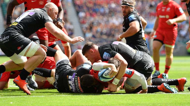 Ben Spencer reaches out to score as Saracens made full advantage of Henry Slade being in the sin-bin