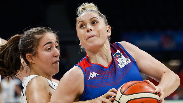 Johannah Leedham-Warner is guarded by Marine Fauthoux