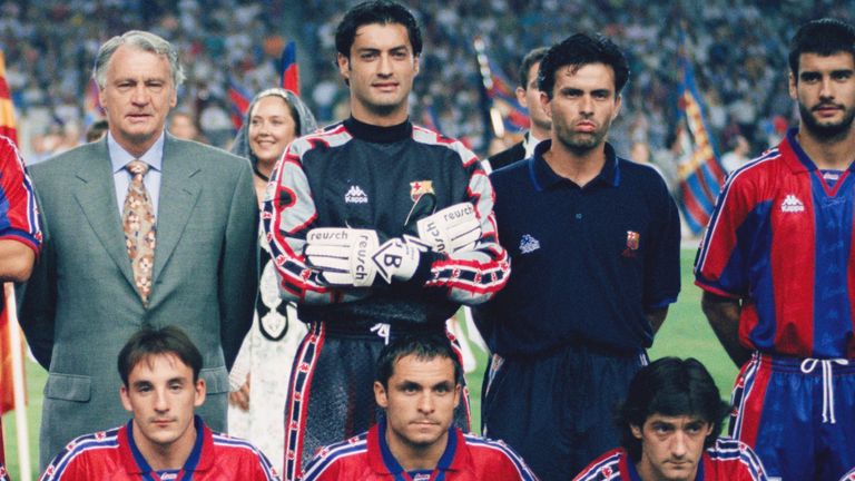 En 1996: José Mourinho fue entrenador en Barcelona, ​​mientras que Pep Guardiola era un jugador bajo el mando de Sir Bobby Robson.