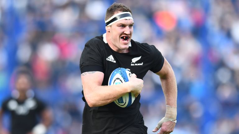Brodie Retallick on the way to scoring his try