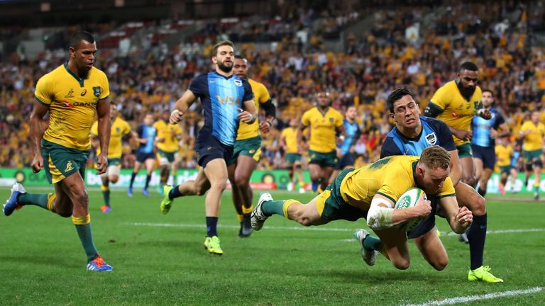 Reece Hodge scores for the Wallabies