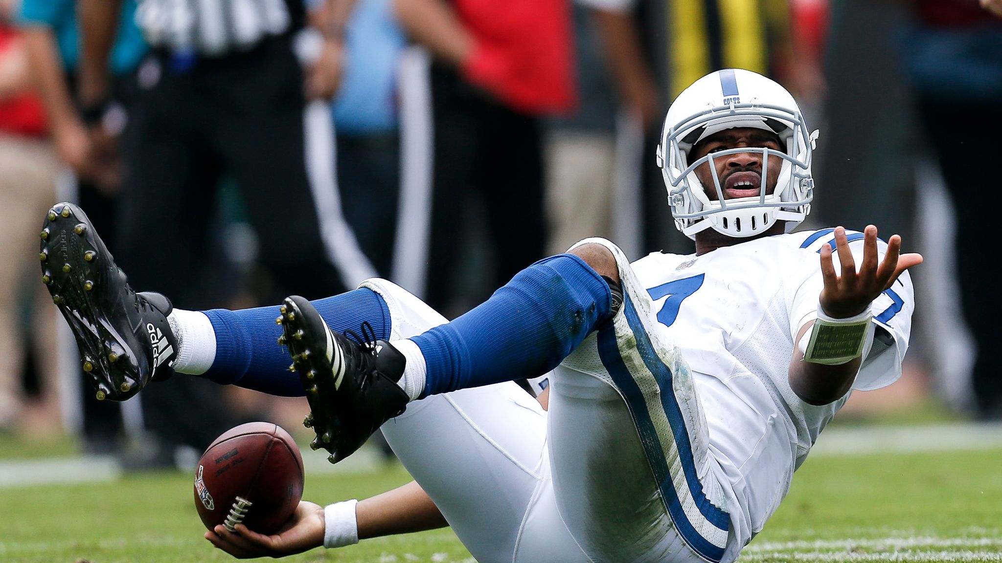 Browns' Jacoby Brissett channels Tom Brady during press conference