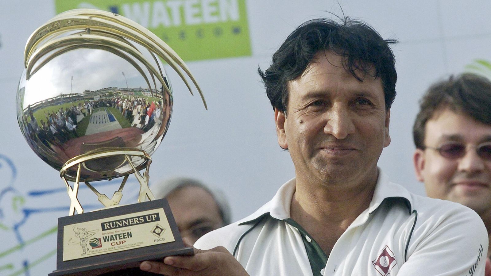 Former Pakistan Leg spinner Abdul Qadir Dies Aged 63 Shane Warne Leads Tributes Cricket News 