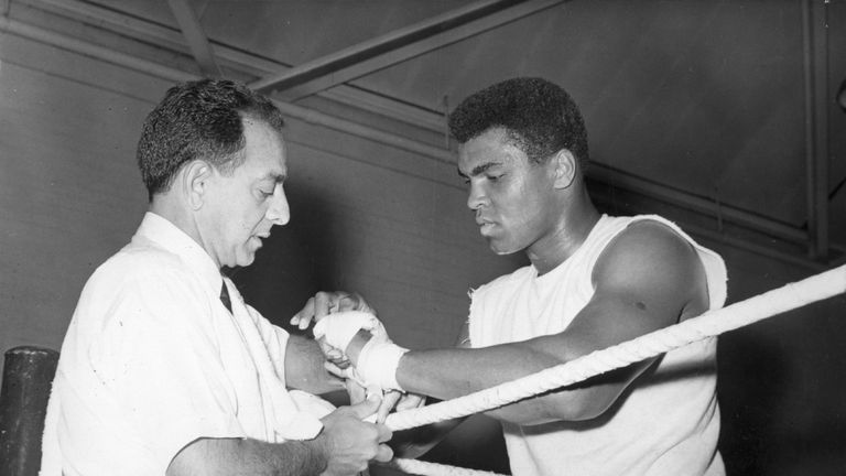 Ali's trainer Dundee gave advice to Couch