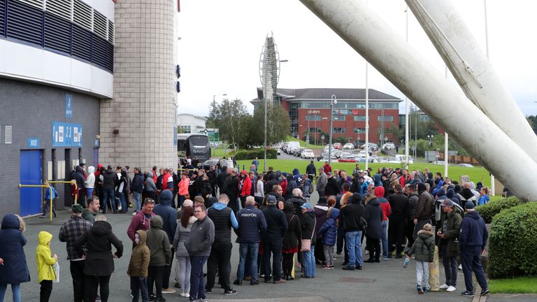Kick-off was delayed by 10 minutes due to the crowds