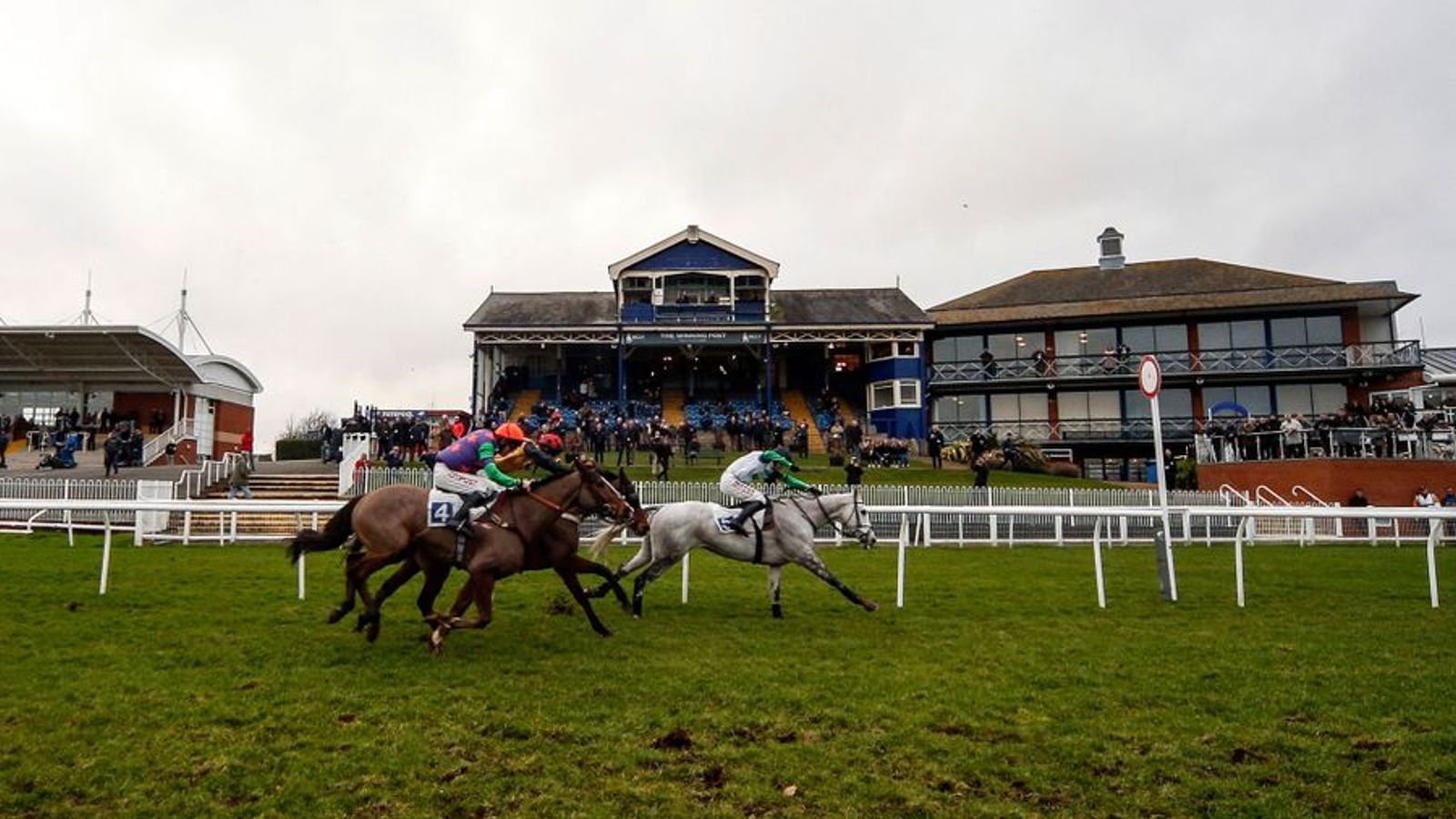 Leicester card called off due to waterlogging - Sky Sports