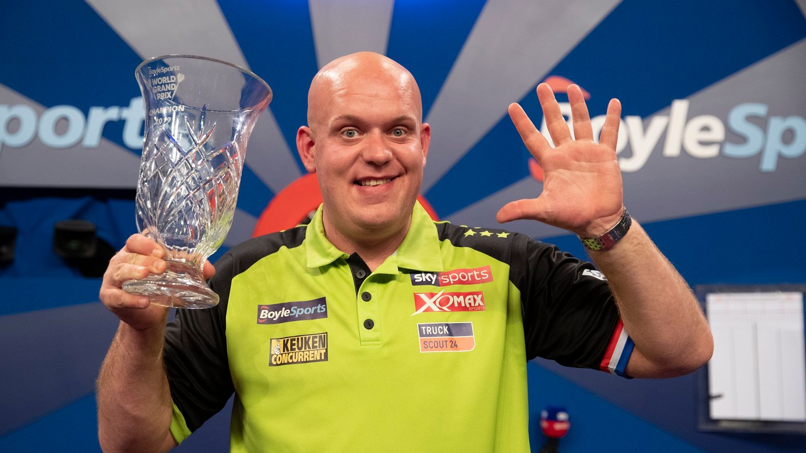 World Grand Prix 2020 Michael Van Gerwen Gary Anderson And Rob Cross Feature On Day One 