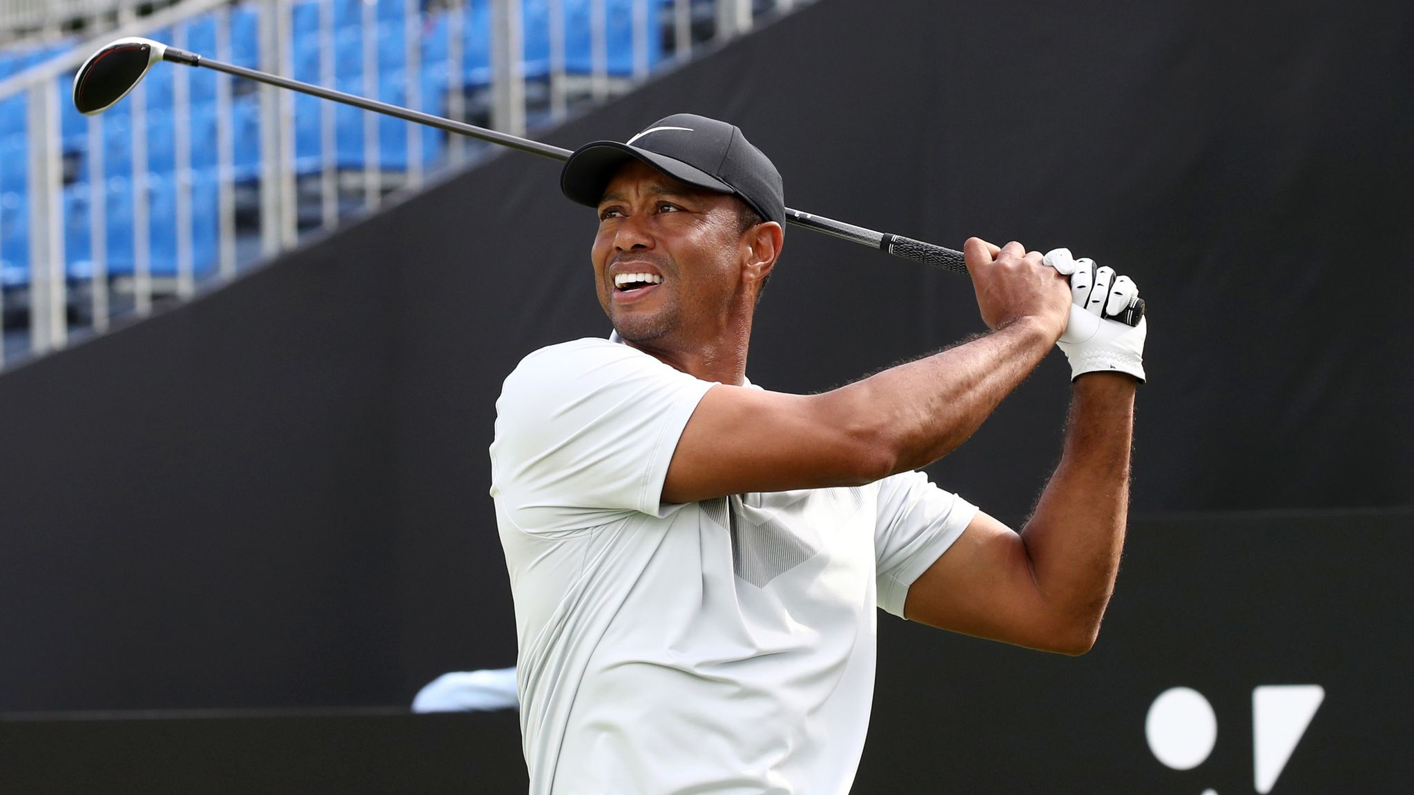 Tiger Woods Moves Two Ahead At Rain Delayed Zozo Championship Golf News Sky Sports
