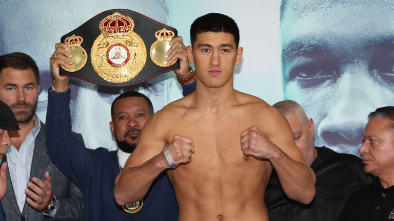 Dmitry Bivol quiere asegurar su lugar en la historia del boxeo