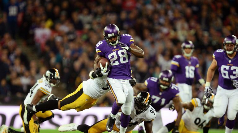 Adrian Peterson broke free from the Pittsburgh defense for a 60-yard touchdown run