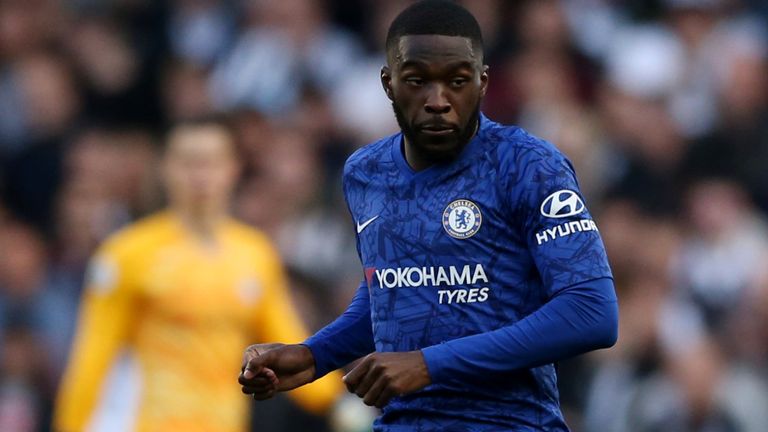 Fikayo Tomori pasó la temporada pasada en préstamo en el condado de Derby