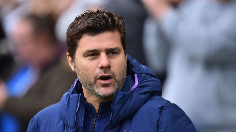 El gerente del Tottenham, Mauricio Pochettino, ha sido invitado a cenar por un jugador de los Spurs no identificado