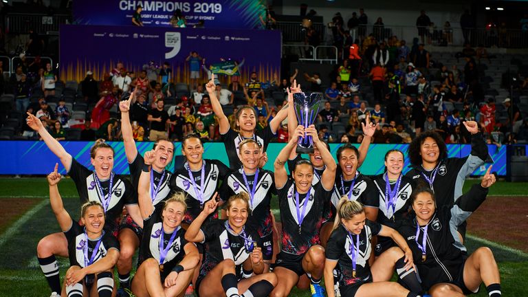 Nueva Zelanda celebra la victoria durante la final femenina de la Rugby League World Cup 9s