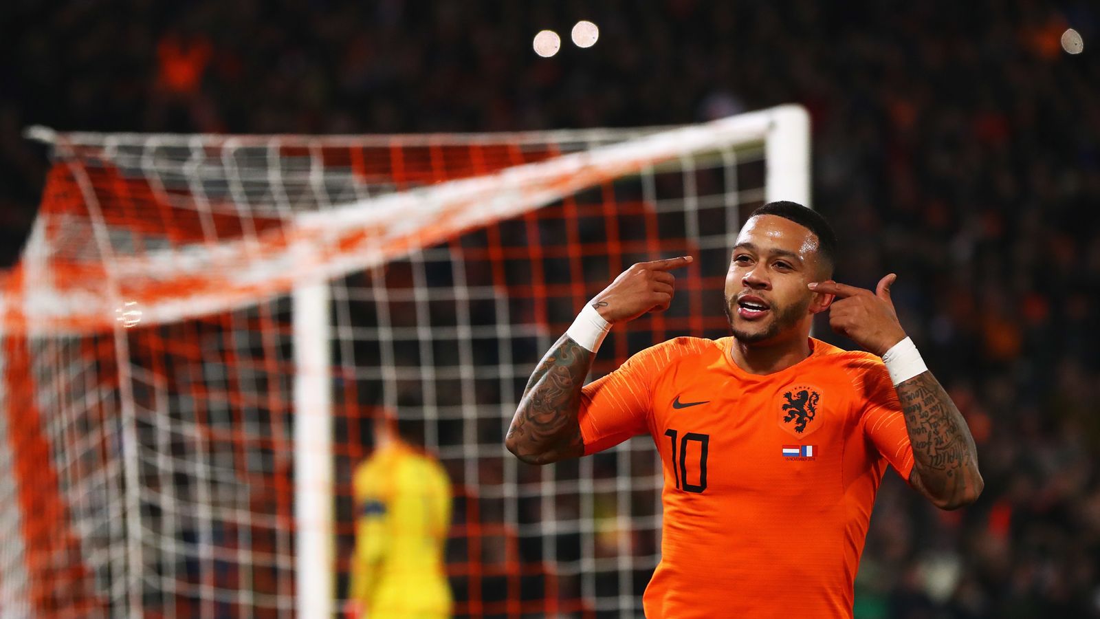 Memphis Depay was too young at Manchester United says Ronald Koeman |  Football News | Sky Sports