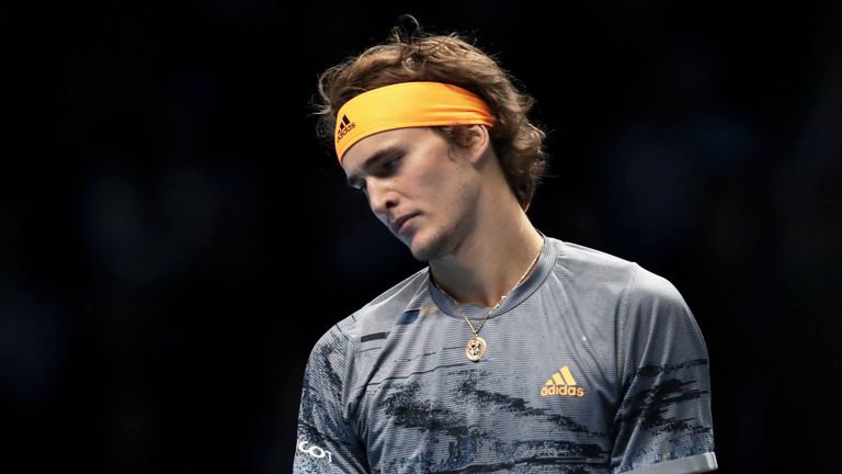 Zverev se enfrenta a Daniil Medvedev en su partido de round-robin restante sabiendo que tiene que ganarlo para tener alguna posibilidad de clasificarse