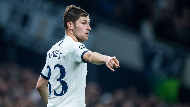 El defensa del Tottenham Ben Davies sufrió daños en el ligamento del tobillo contra West Ham