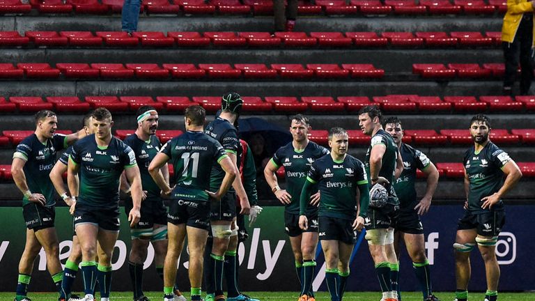 Connacht's players look dejected following the defeat to Toulouse