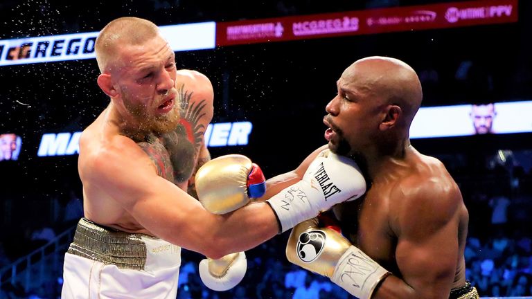 Mayweather se retiró en 2015, pero regresó para luchar contra Conor McGregor en 2017