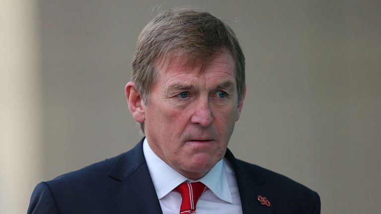 Sir Kenny Dalglish dio positivo por coronavirus