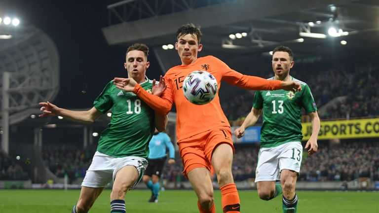 Irlanda del Norte todavía puede terminar el nivel en puntos con los holandeses en el Grupo C