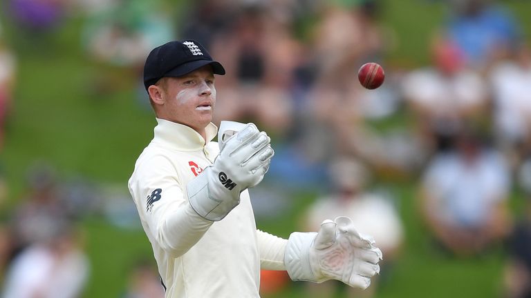 Ollie Pope mantiene el wicket para Inglaterra, a pesar de que rara vez lo ha hecho en cricket de primera clase