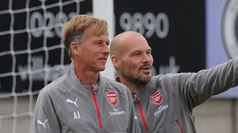 Andries Jonker era jefe de la academia del Arsenal cuando Freddie Ljungberg estaba trabajando en el sistema.