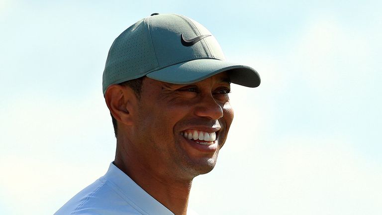 Tiger Woods kept mistakes at bay in his 66