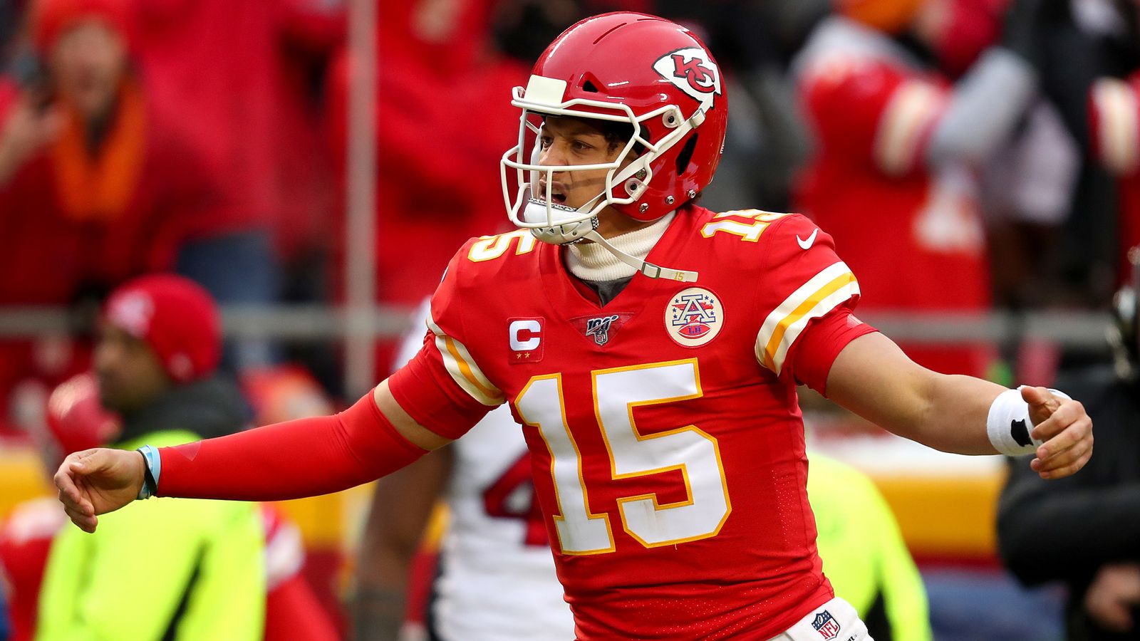 Houston, Texas, USA. 18th Dec, 2022. Kansas City Chiefs PATRICK MAHOMES  (15) brake out the pocket during the game between the Kansas City Chiefs  and the Houston Texans in Houston, Texas at