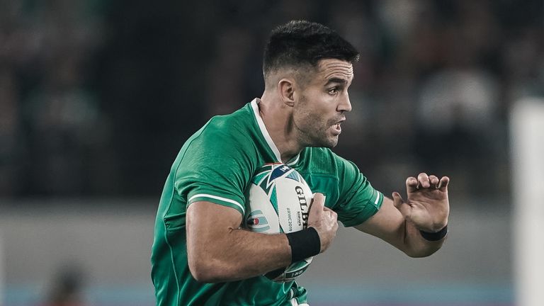 Conor Murray held off the challenge of Ulster's John Cooney to keep his Ireland place 
