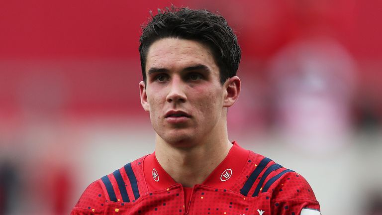 Munster se quedará sin media mosca Joey Carbery cuando se enfrenten a Racing 92 en París el domingo