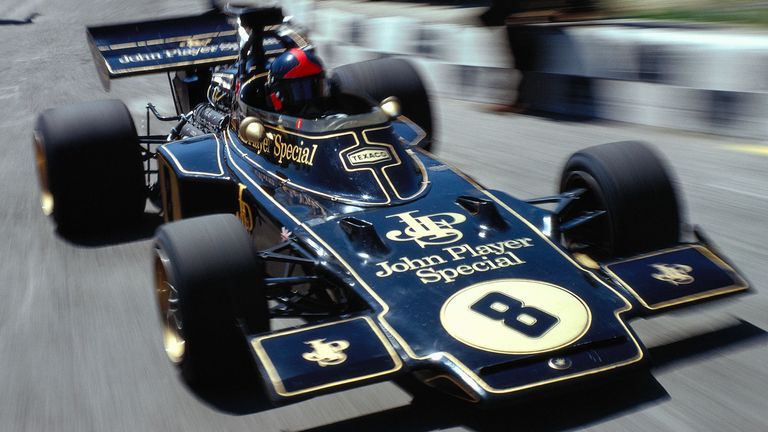 Lotus, 1972: John Player Special. El auto negro original de F1, muy bien combinado con oro.
