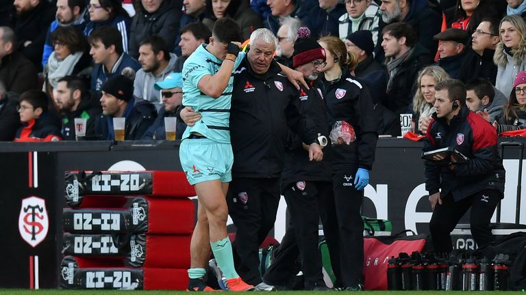 Louis Rees-Zammit limps off against Toulouse