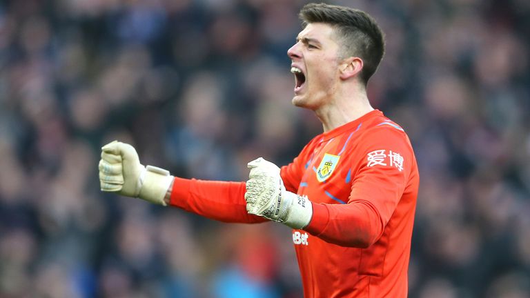 ¿Podría Nick Pope resolver los problemas de porteros de Chelsea este verano?