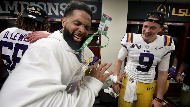 El ex LSU Tiger Beckham celebró con el equipo después de su victoria sobre Clemson en el juego del Campeonato Nacional