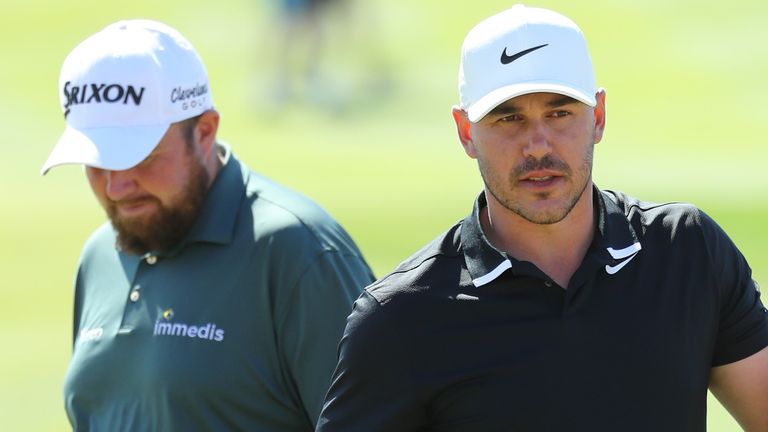 Koepka estaba jugando junto al campeón defensor Shane Lowry (izquierda) 