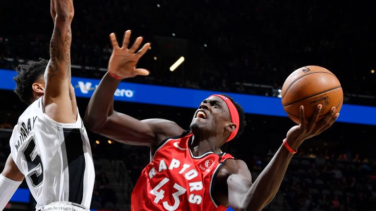 Pascal Siakam anotó 30 puntos en la primera mitad para los Raptors de Toronto