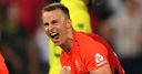 Curran holds nerve as England level series