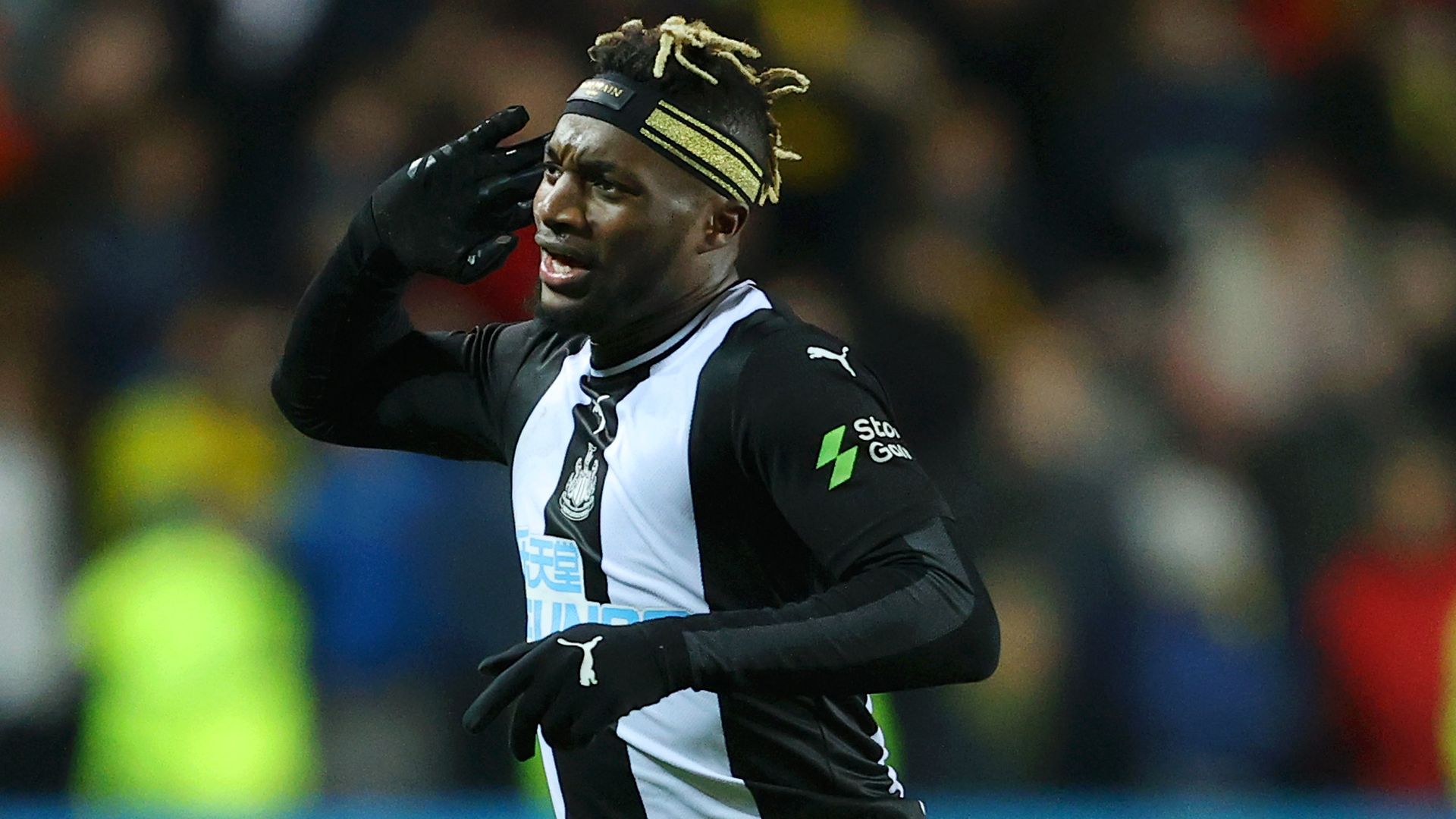 Saint-Maximin scores as Newcastle beat Hull