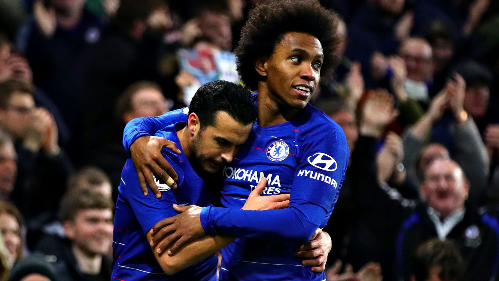 Willian, Pedro agree short-term Chelsea deals