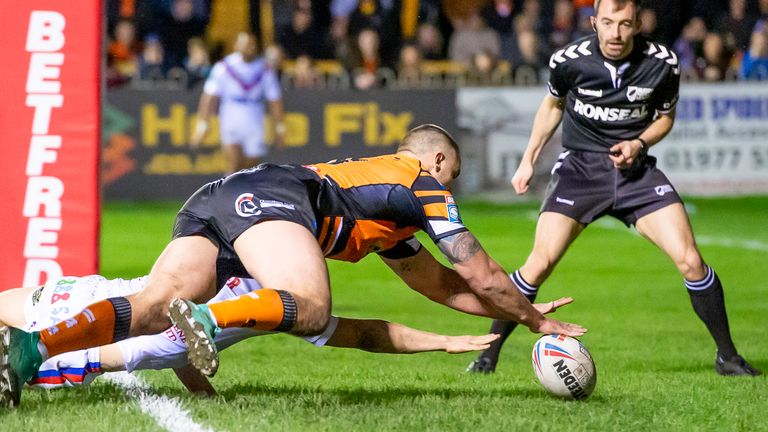 Highlights of Castleford's derby win over Wakefield at the Mend-A-Hose Jungle on Friday night.
