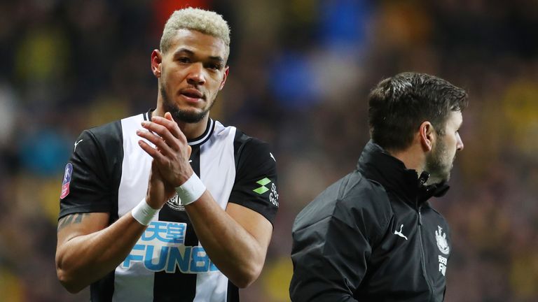 Joelinton se ha recuperado de la lesión en las costillas que sufrió contra Oxford en la Copa FA