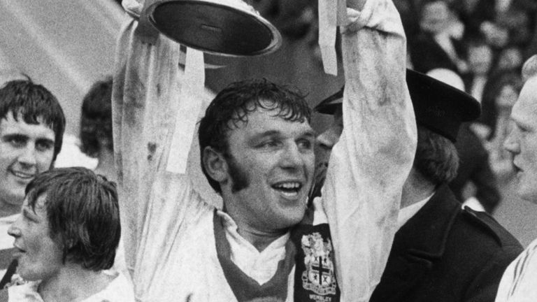 Kel Coslett captain St Helens in their 1976 clash