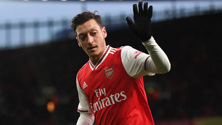 Mesut Ozil brilló en la victoria del Arsenal por 4-0 sobre Newcastle