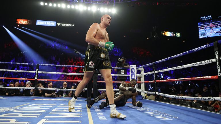 Fury dominó su revancha con Wilder