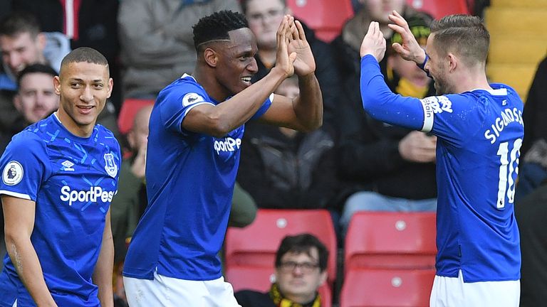 Yerry Mina celebrates with Gylfi Sigurdsson - can Everton maintain their push?