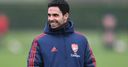 Arsenal players and coaches agree 12.5% pay cuts