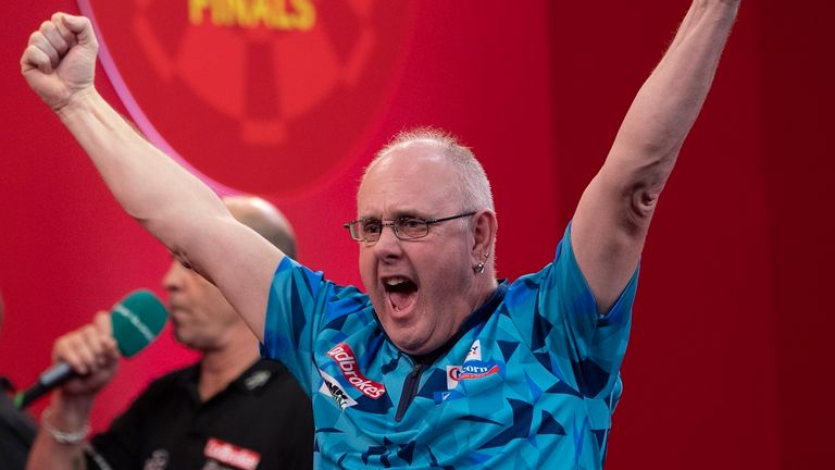 Ian White venció a James Wade en el decisivo